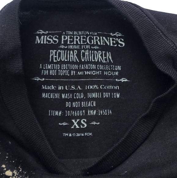Hot Topic Miss Peregrines Home For Peculiar Children Tee - Picture 3 of 3